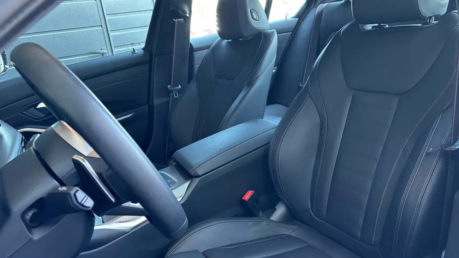 BMW Seria 3 330i xDrive M Sport sport-aut