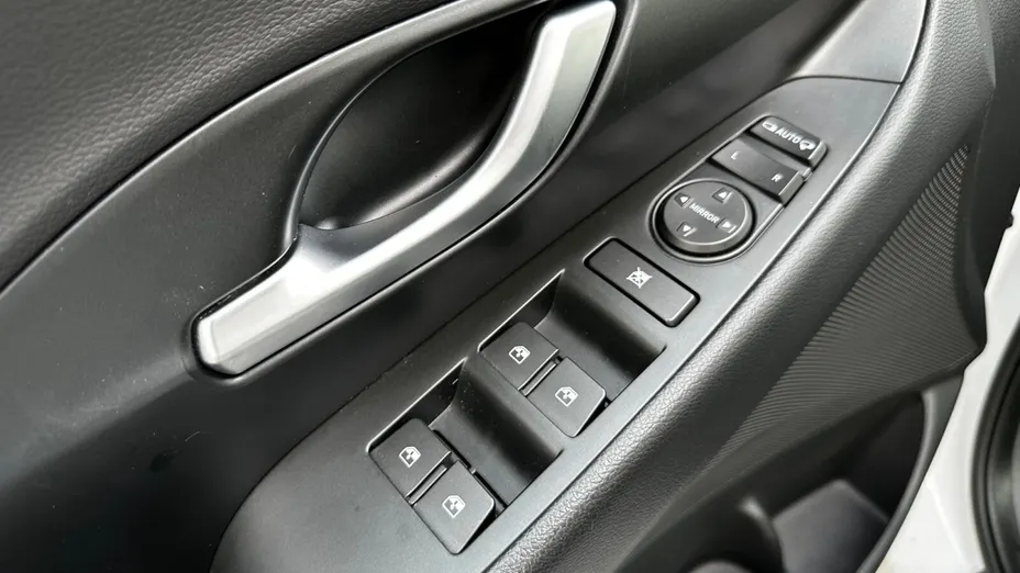 HYUNDAI i30 i30 1.5 T-GDI 48V Modern