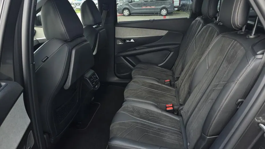 PEUGEOT 5008 5008 1.6 PureTech GT Pack S&S EAT8