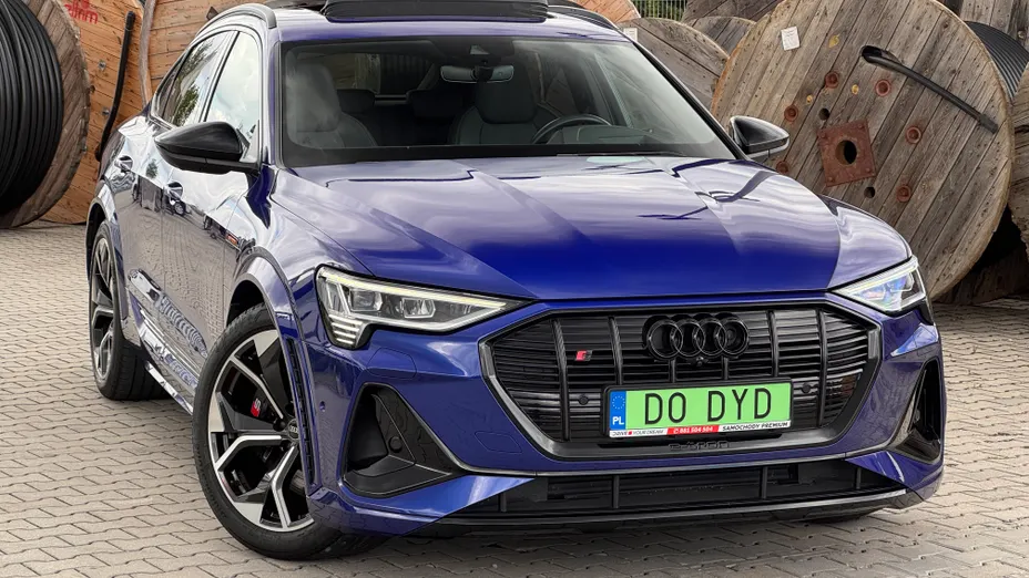 AUDI SQ8 e-tron -
