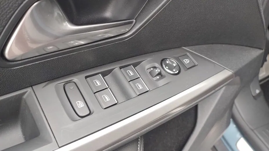 PEUGEOT 3008 3008 1.2 PureTech mHEV GT e-DCS6