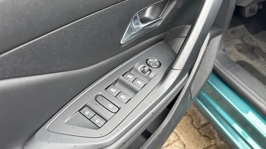 PEUGEOT 308 308 1.2 PureTech Allure S&S EAT8