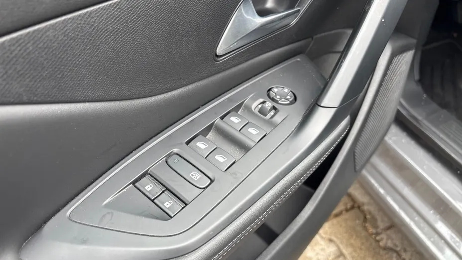 PEUGEOT 308 308 1.2 PureTech Allure S&S EAT8