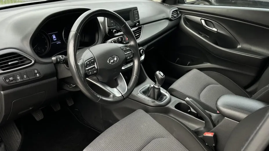 HYUNDAI i30 i30 1.5 DPI Classic +