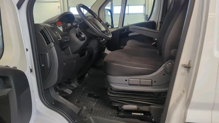 PEUGEOT Boxer Boxer 335 BlueHDi L3H2 Premium