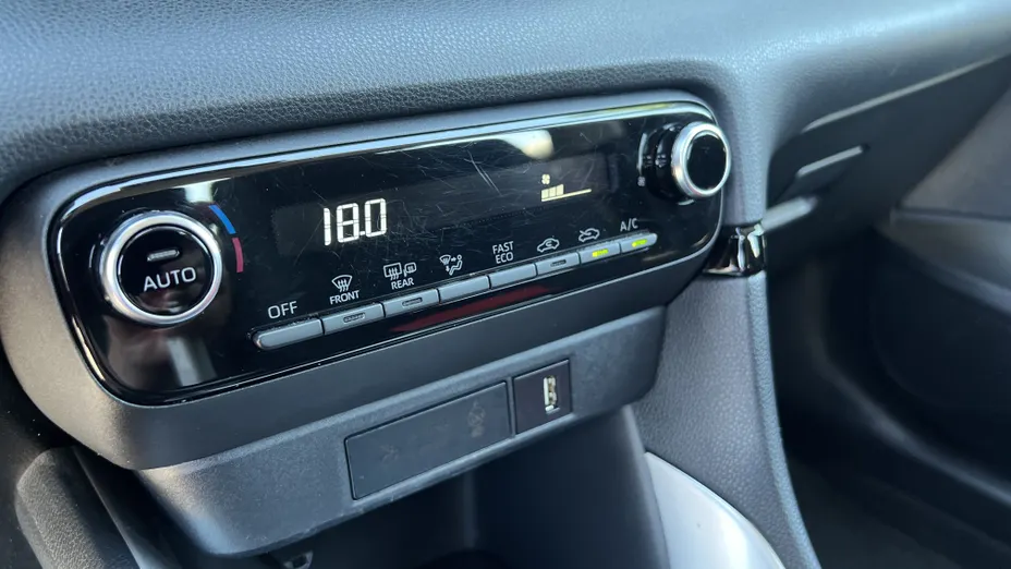 TOYOTA Yaris Yaris Hybrid 1.5 Comfort