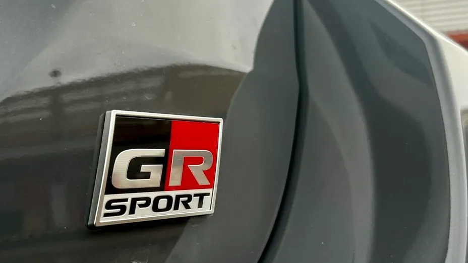 TOYOTA Yaris Yaris Hybrid 1.5 GR Sport