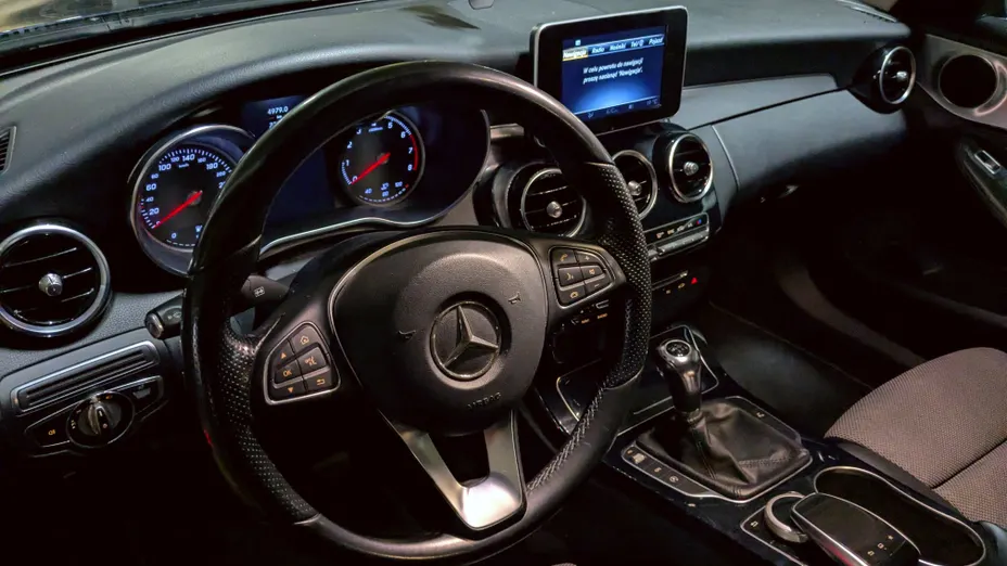 MERCEDES-BENZ C Klasa C 180 CGI BlueEff.