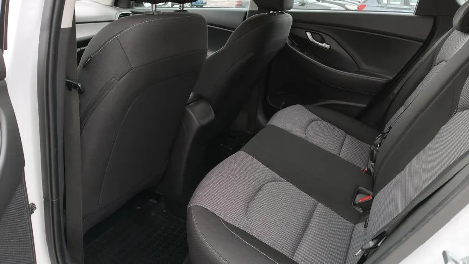 HYUNDAI i30 i30 1.5 DPI Classic +