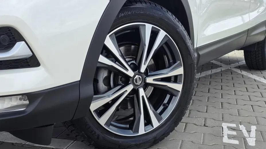 NISSAN Qashqai Qashqai 1.3 DIG-T N-Connecta DCT