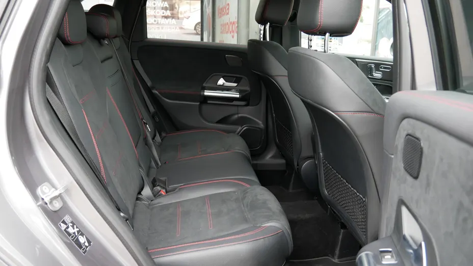 MERCEDES-BENZ B Klasa B 220 4-Matic mHEV AMG Line 8G-DCT