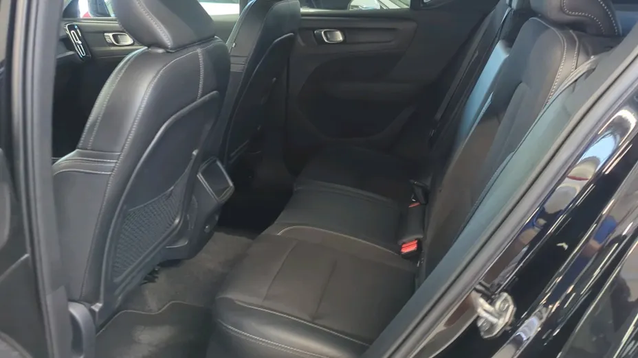 VOLVO XC40 XC40 T3 Momentum Pro aut