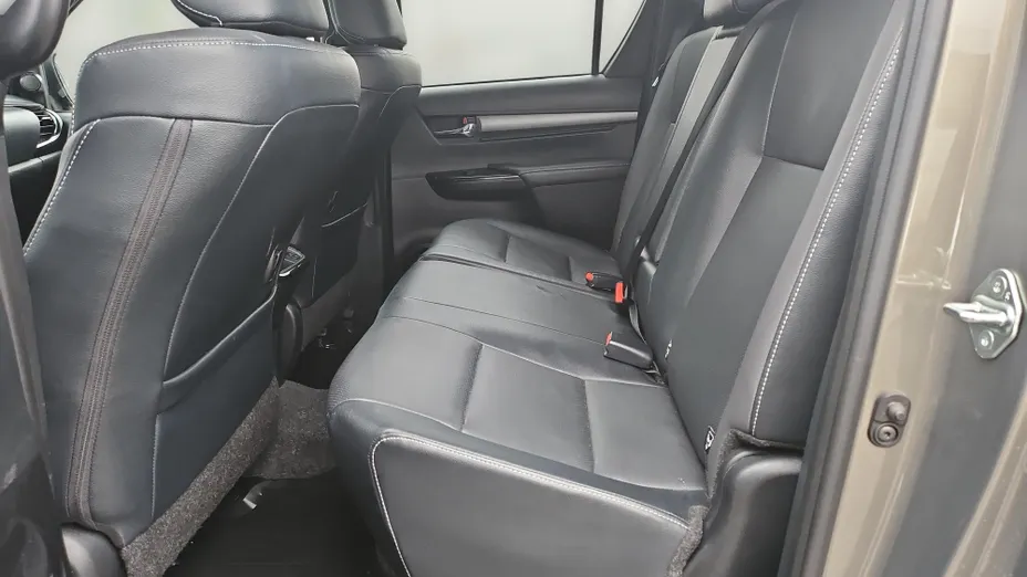 TOYOTA HiLux Hilux 2.8 D-4D mHEV Double Cab Invincible 4x4 aut