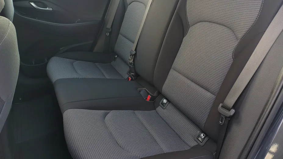 HYUNDAI i30 i30 1.5 DPI Classic +