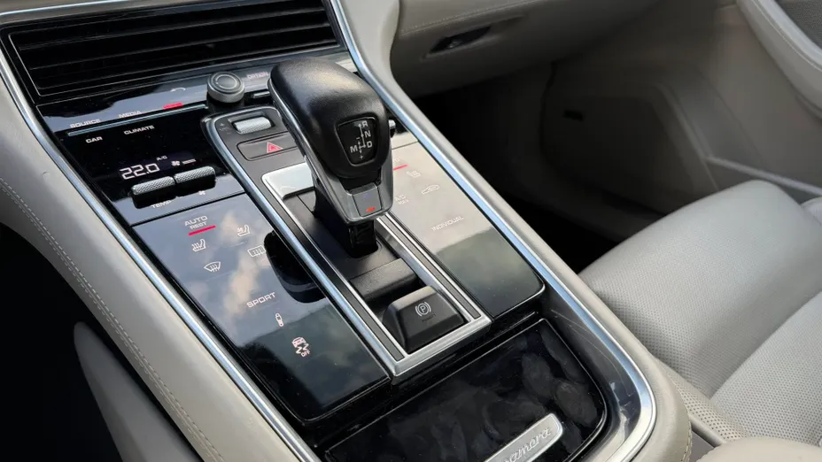 PORSCHE Panamera Panamera