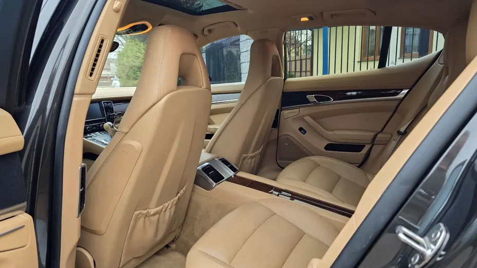PORSCHE Panamera Panamera 4
