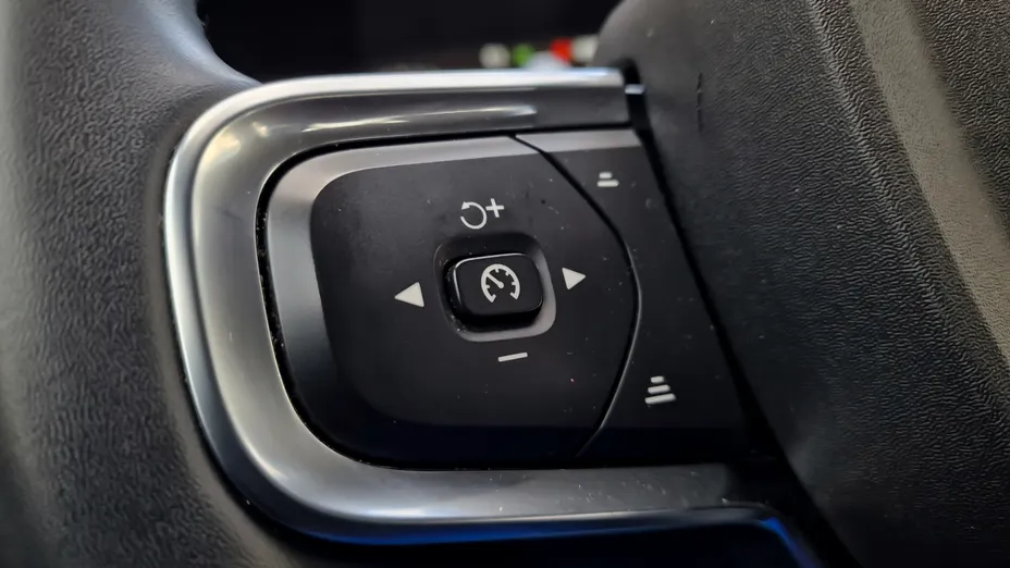 VOLVO XC40 XC40 T3 Momentum