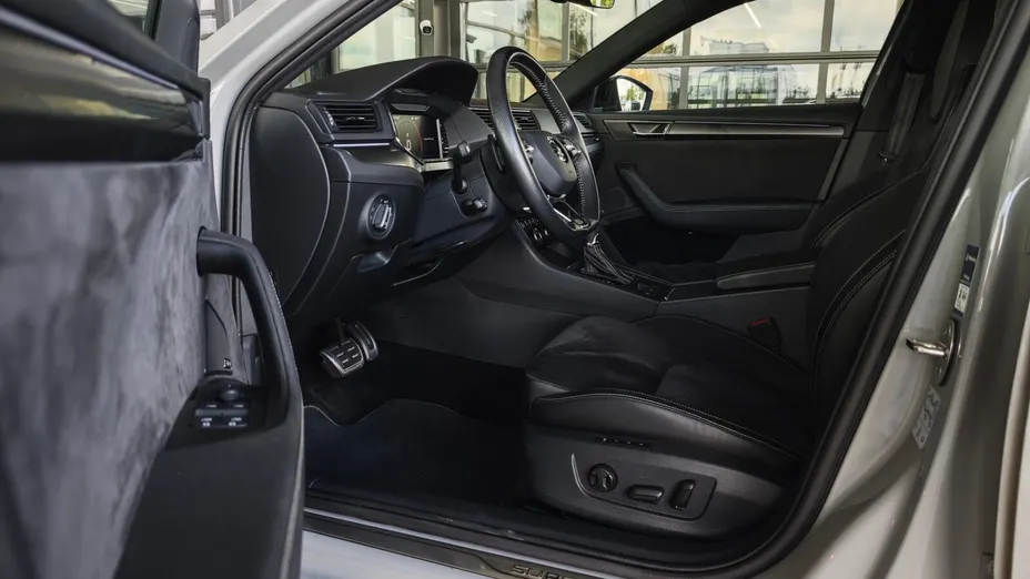 SKODA Superb Superb 2.0 TDI SCR Sportline DSG