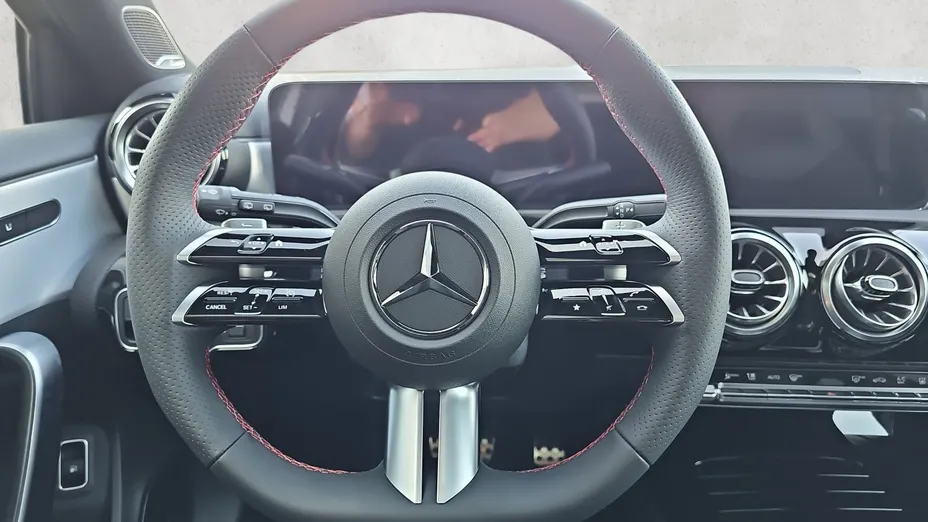 MERCEDES-BENZ A Klasa A 250 e PHEV AMG Line 8G-DCT