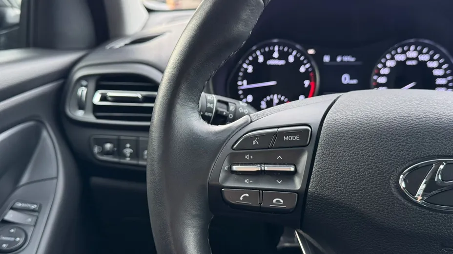 HYUNDAI i30 i30 1.5 T-GDI 48V Smart