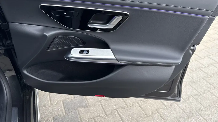 MERCEDES-BENZ E Klasa E 220 d mHEV 4-Matic AMG 9G-Tronic