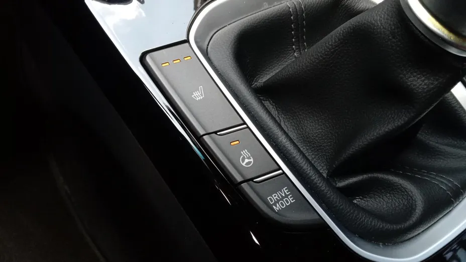 HYUNDAI i30 i30 1.5 T-GDI 48V Smart