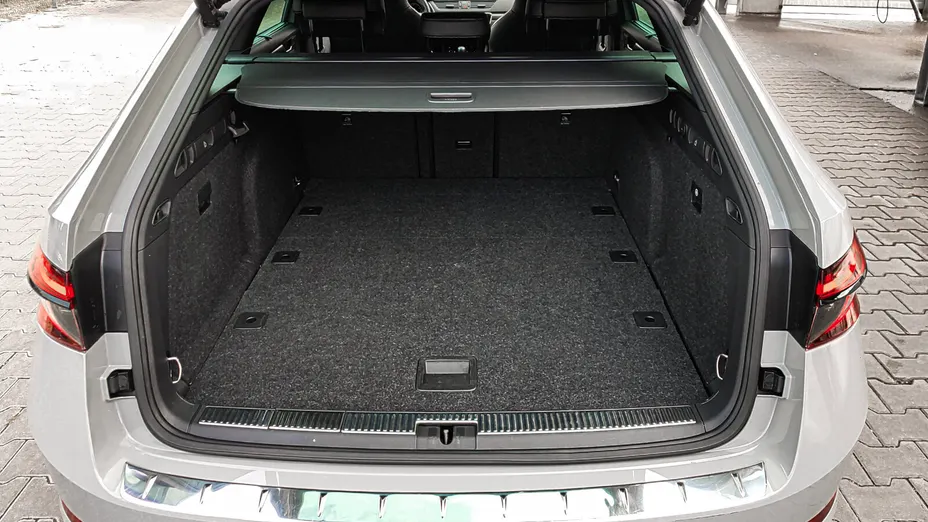 SKODA Superb Superb 2.0 TDI SCR Sportline DSG