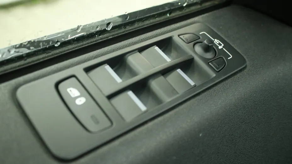 LAND ROVER Discovery Sport Discovery Sport 2.0 D180 SE aut