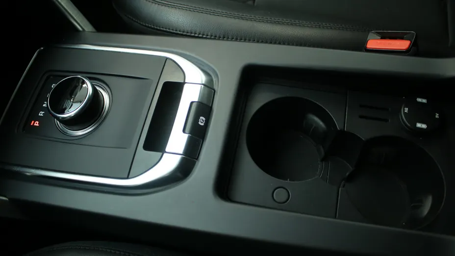 LAND ROVER Discovery Sport Discovery Sport 2.0 D180 SE aut