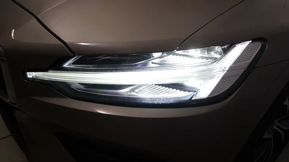 VOLVO V60 V60 B4 D Momentum Pro aut