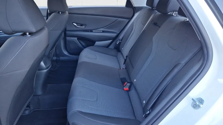 HYUNDAI Elantra Elantra 1.6 Modern