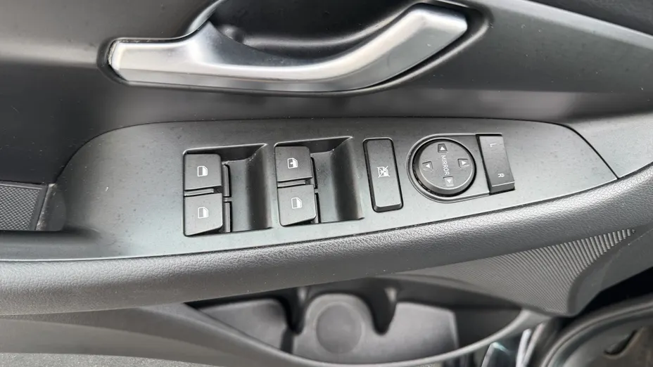 HYUNDAI i30 i30 1.4 Classic +