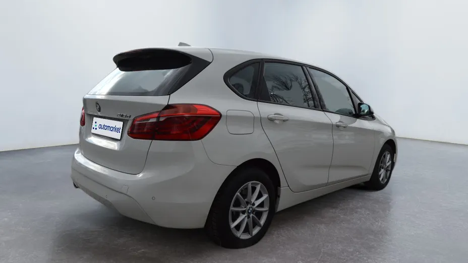 BMW Seria 2 216d aut