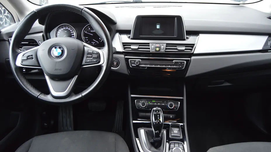 BMW Seria 2 216d aut