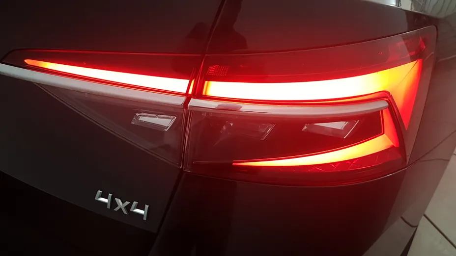 SKODA Superb Superb 2.0 TDI SCR 4x4 Ambition DSG