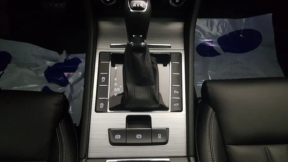 SKODA Superb Superb 2.0 TDI SCR 4x4 Ambition DSG