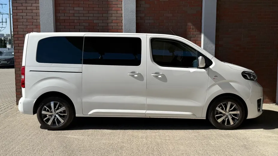 TOYOTA Proace Verso Proace Verso 2.0 D4-D Medium Family Aut.