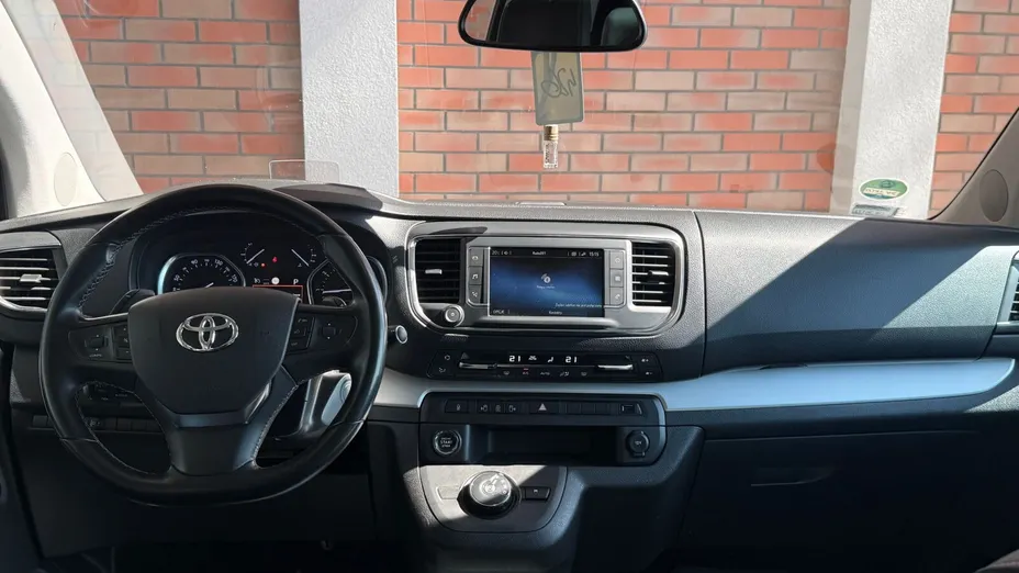 TOYOTA Proace Verso Proace Verso 2.0 D4-D Medium Family Aut.