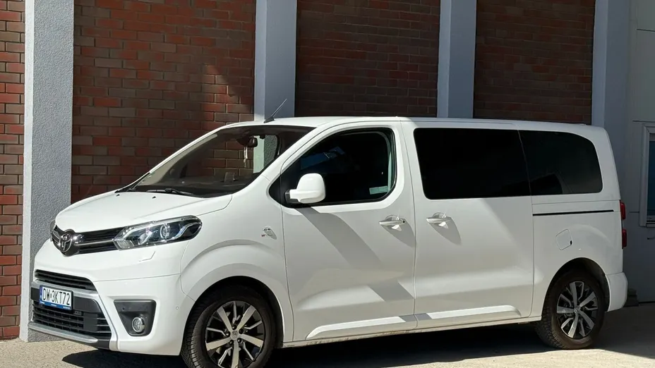 TOYOTA Proace Verso Proace Verso 2.0 D4-D Medium Family Aut.
