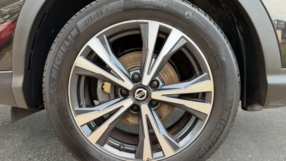 NISSAN Qashqai Qashqai 1.3 DIG-T N-Connecta DCT