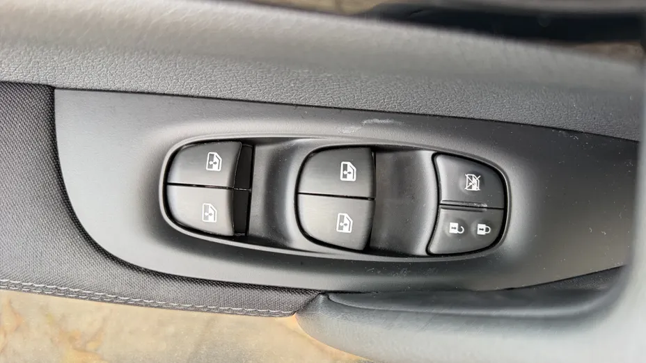 NISSAN Qashqai Qashqai 1.3 DIG-T N-Connecta DCT