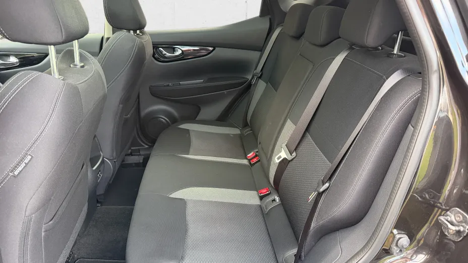 NISSAN Qashqai Qashqai 1.3 DIG-T N-Connecta DCT