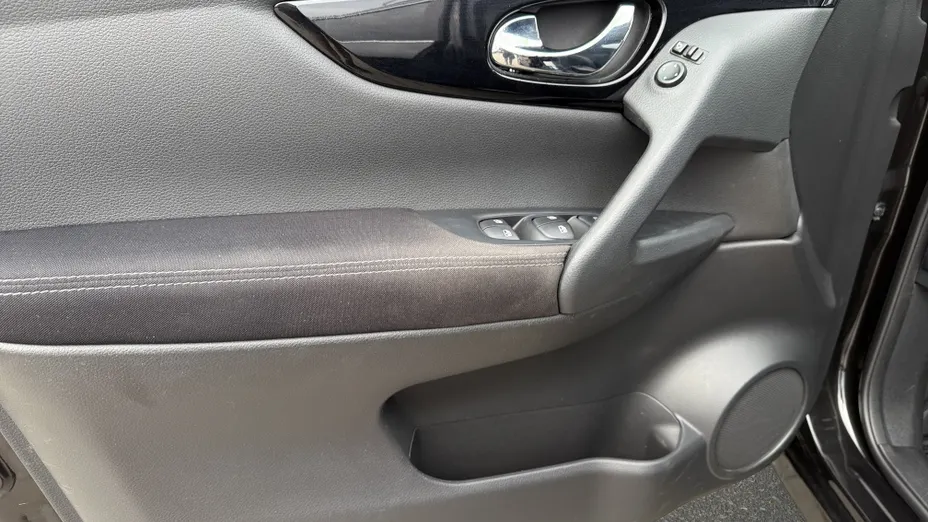 NISSAN Qashqai Qashqai 1.3 DIG-T N-Connecta DCT