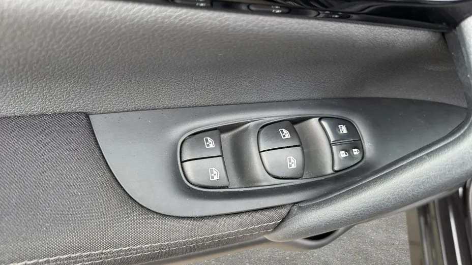 NISSAN Qashqai Qashqai 1.3 DIG-T N-Connecta DCT