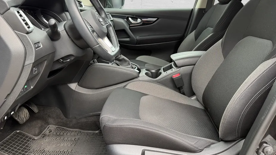 NISSAN Qashqai Qashqai 1.3 DIG-T N-Connecta DCT