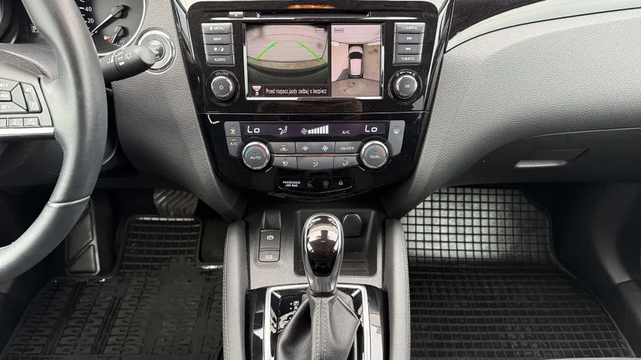 NISSAN Qashqai Qashqai 1.3 DIG-T N-Connecta DCT