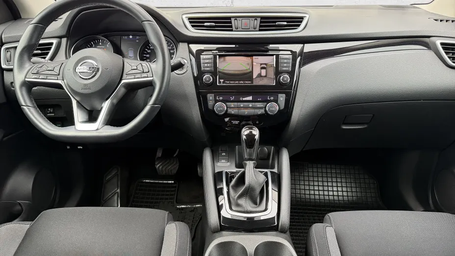 NISSAN Qashqai Qashqai 1.3 DIG-T N-Connecta DCT