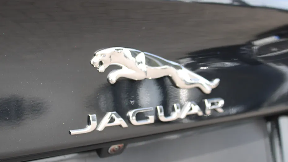 JAGUAR XE XE 2.0 D200 mHEV SE aut Nowy