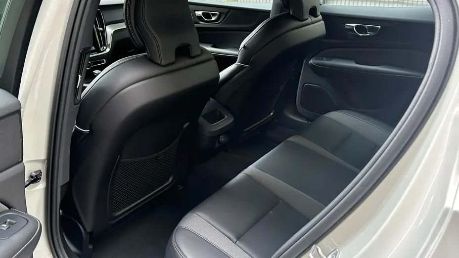 VOLVO S60 S60 B4 B R-Design aut