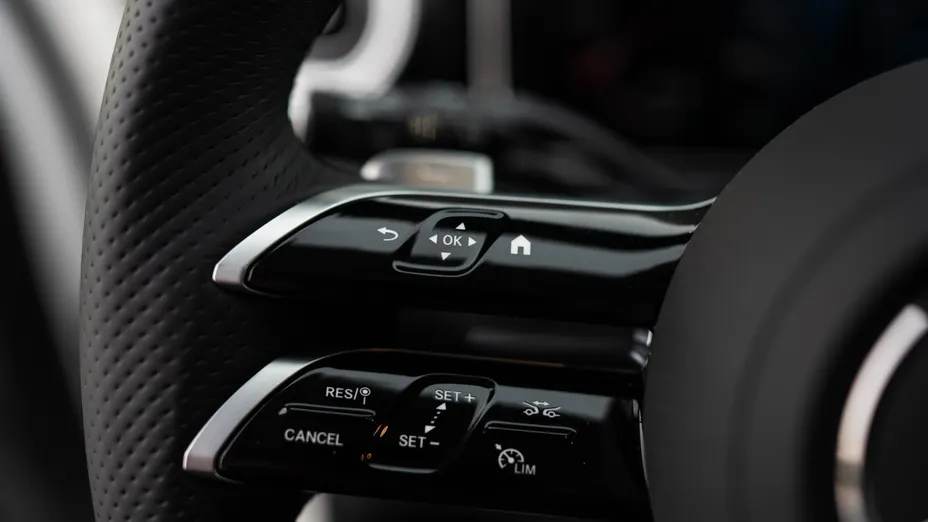 MERCEDES-BENZ C Klasa C 200 mHEV 4-Matic AMG